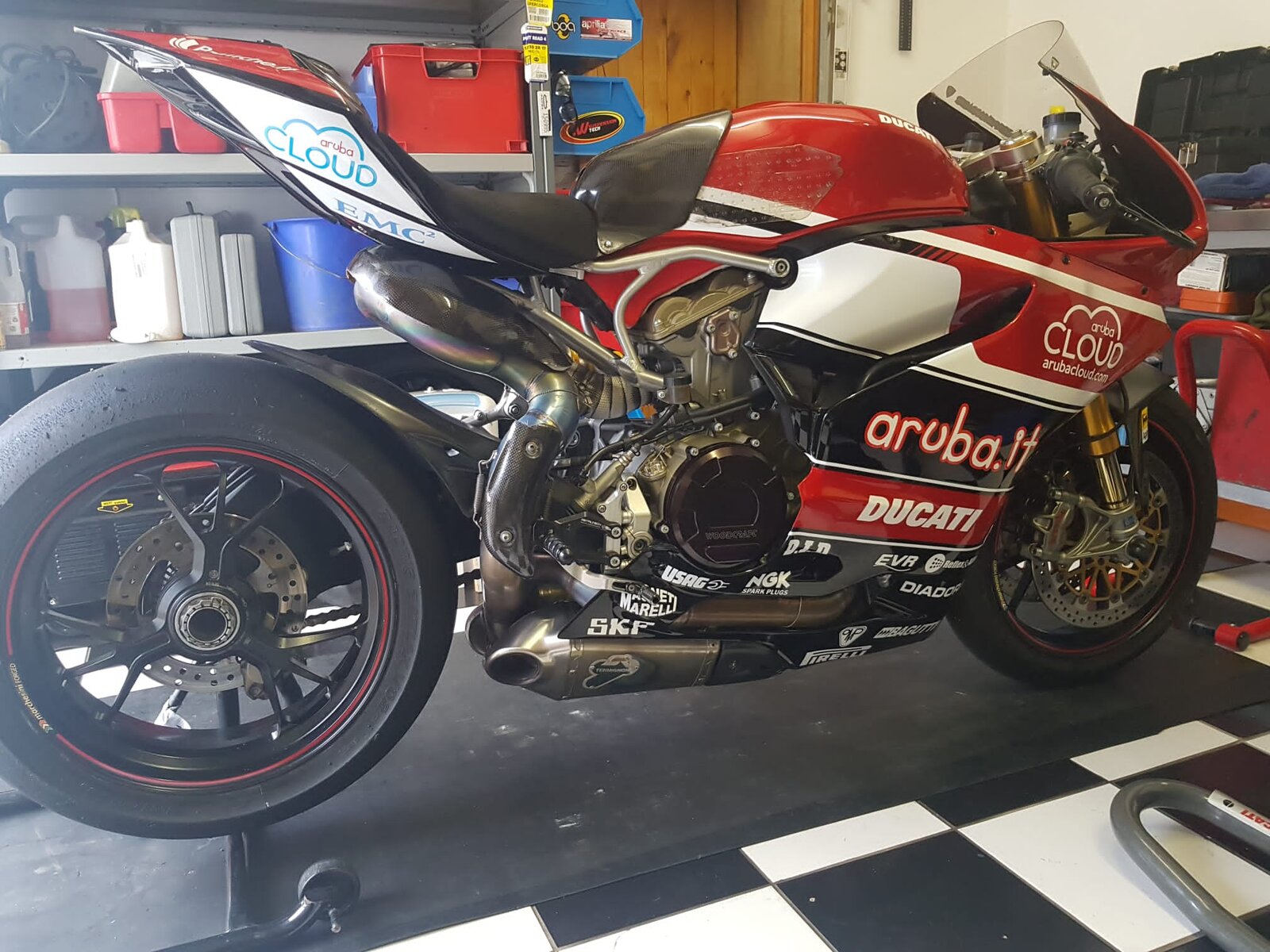 exhaust on.jpeg