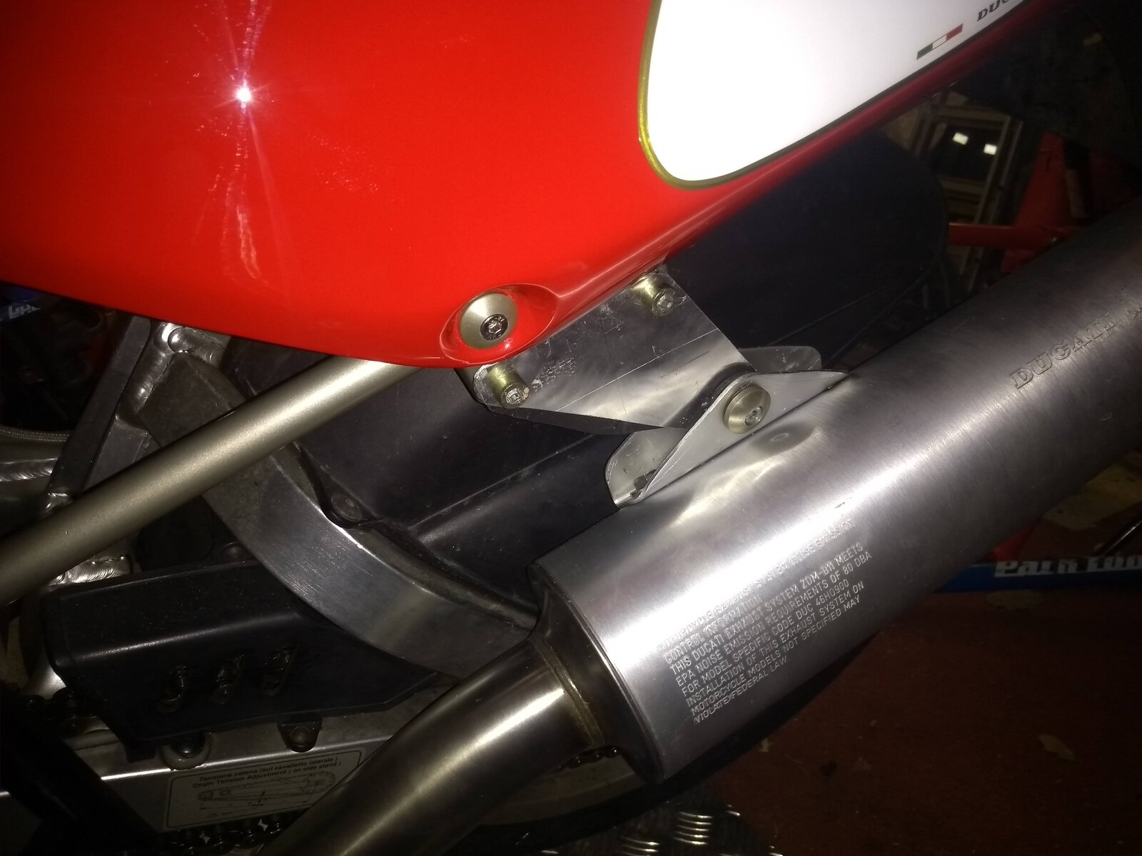 exhaust_hanger.jpg