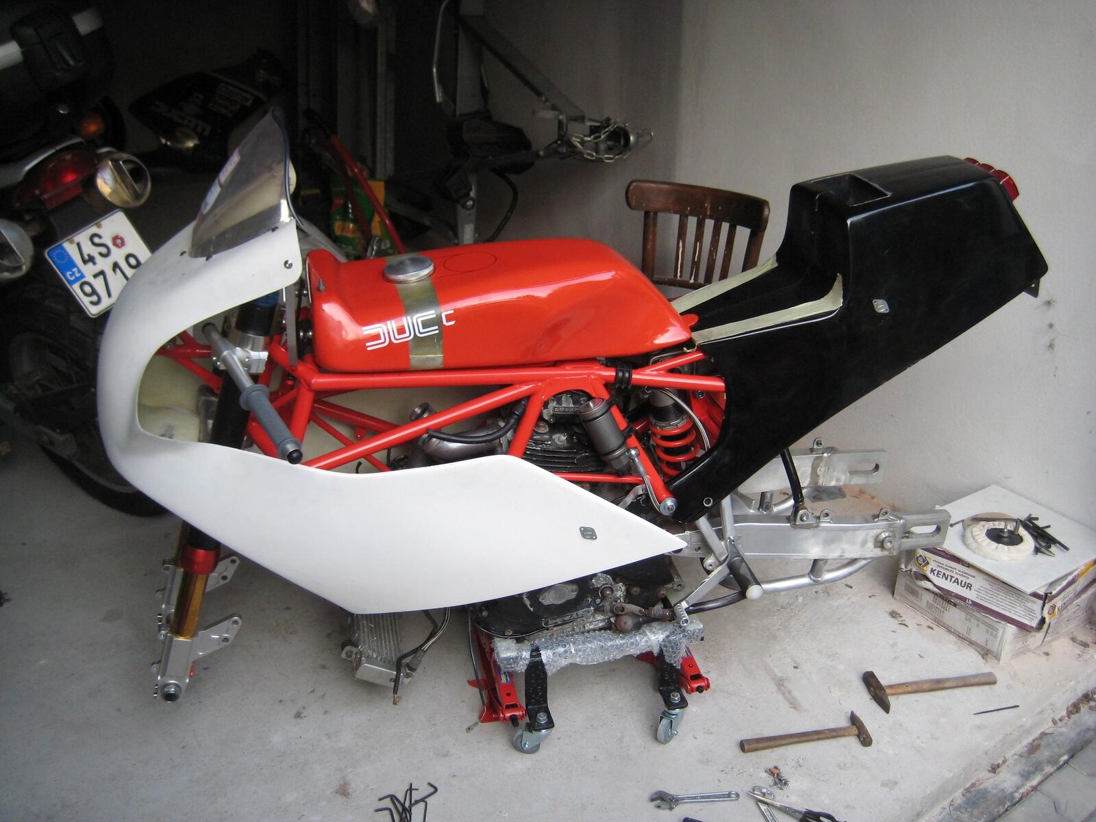 F1%20R%20011_000.jpg