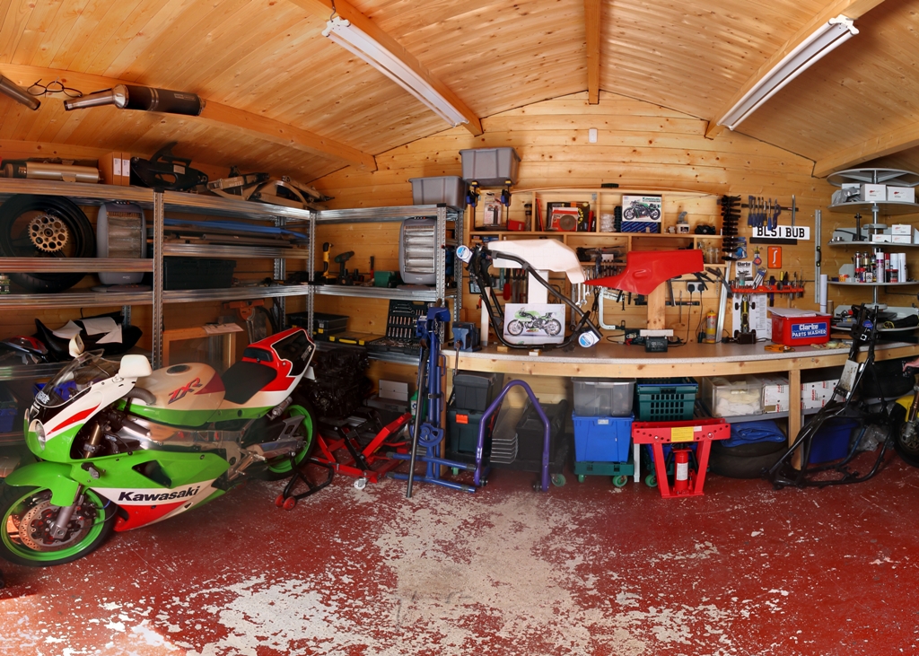 FX2F2349 Panoramashelves.jpg