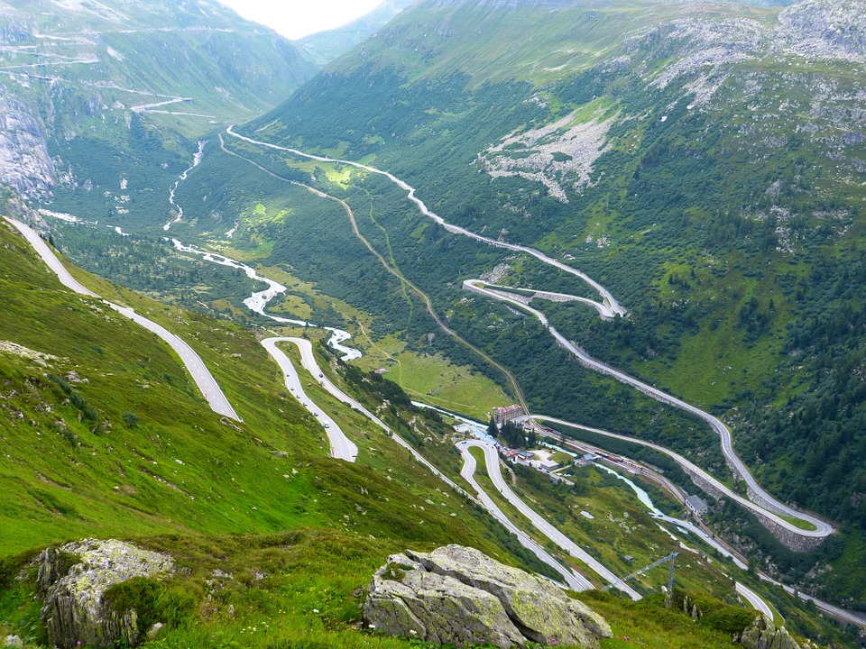 grimsel-pass-522967_960_720.jpg