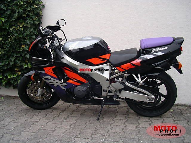 honda_cbr_900_rr_fireblade_1993_6_lgw.jpg