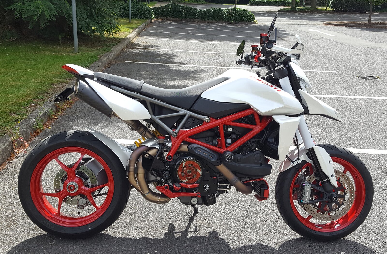 Hypermotard 2.jpg