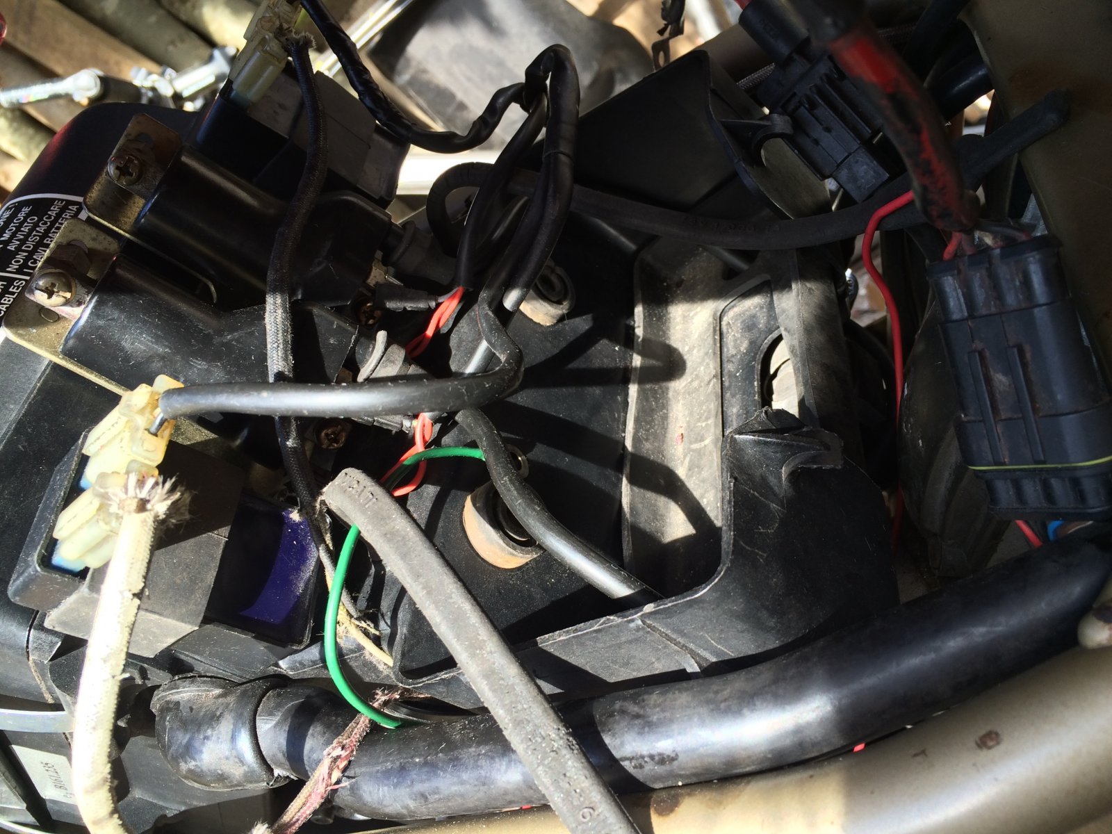 ignition cable routing-600ss.jpg