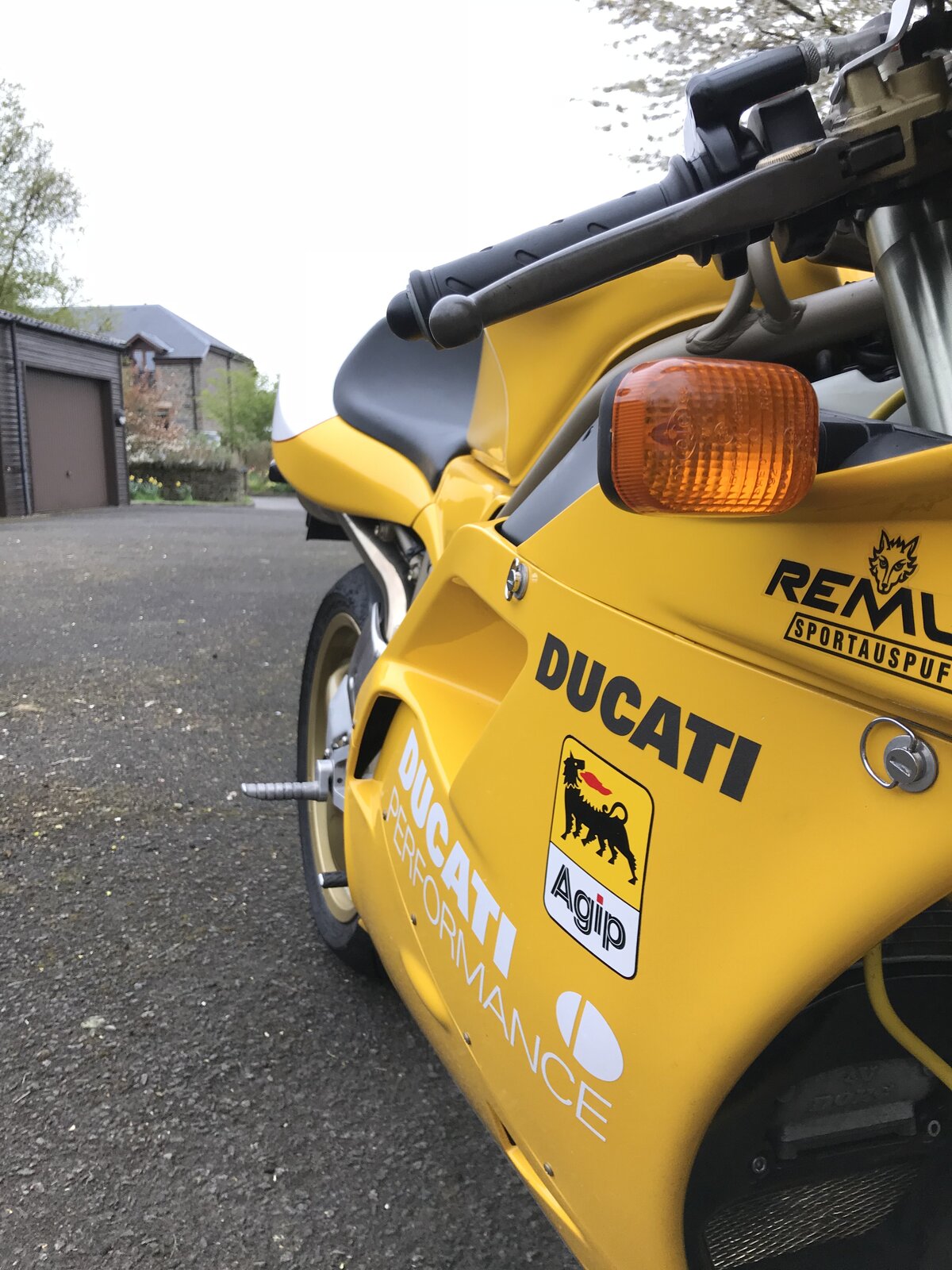 For Sale Stunning Yellow 916 Rare Ducati Forum 