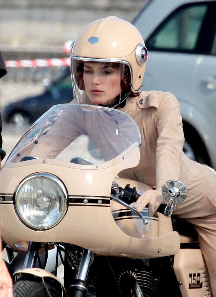 Keira-Knightley-Riding-a-1973-Ducati-SuperSport-7501.jpg