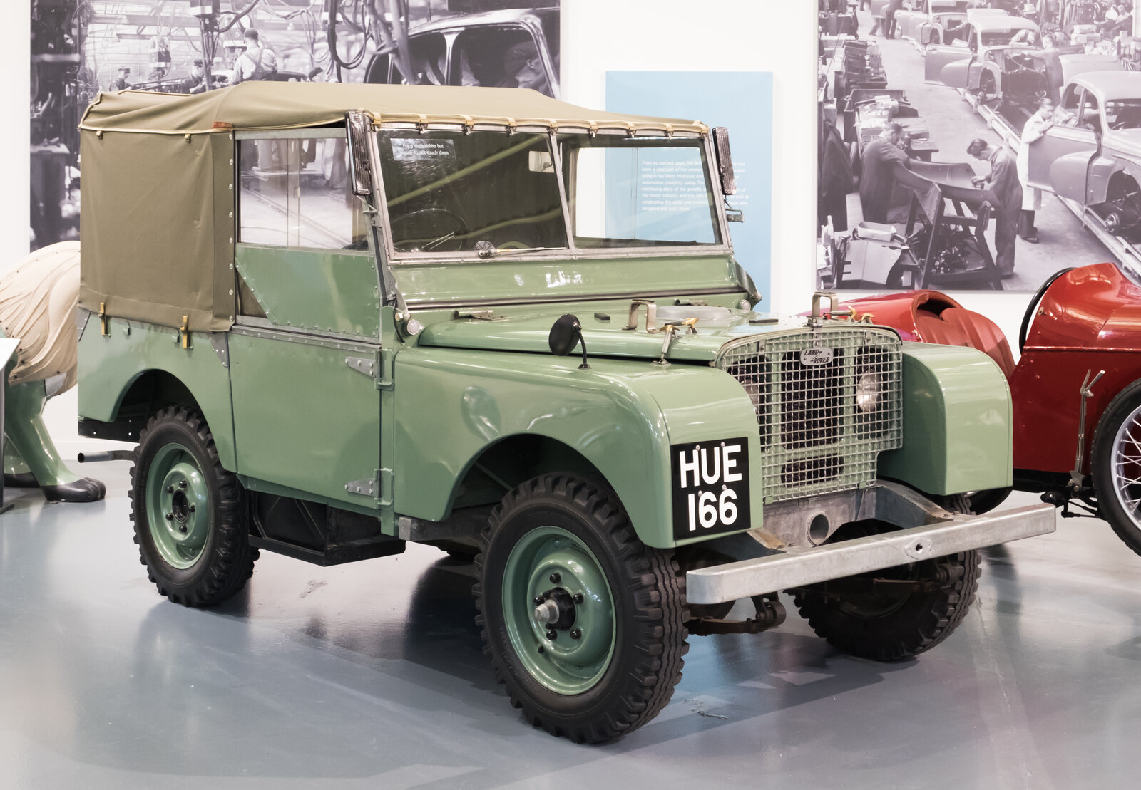 Land_Rover_Series_I_1948_(HUE_166).jpg