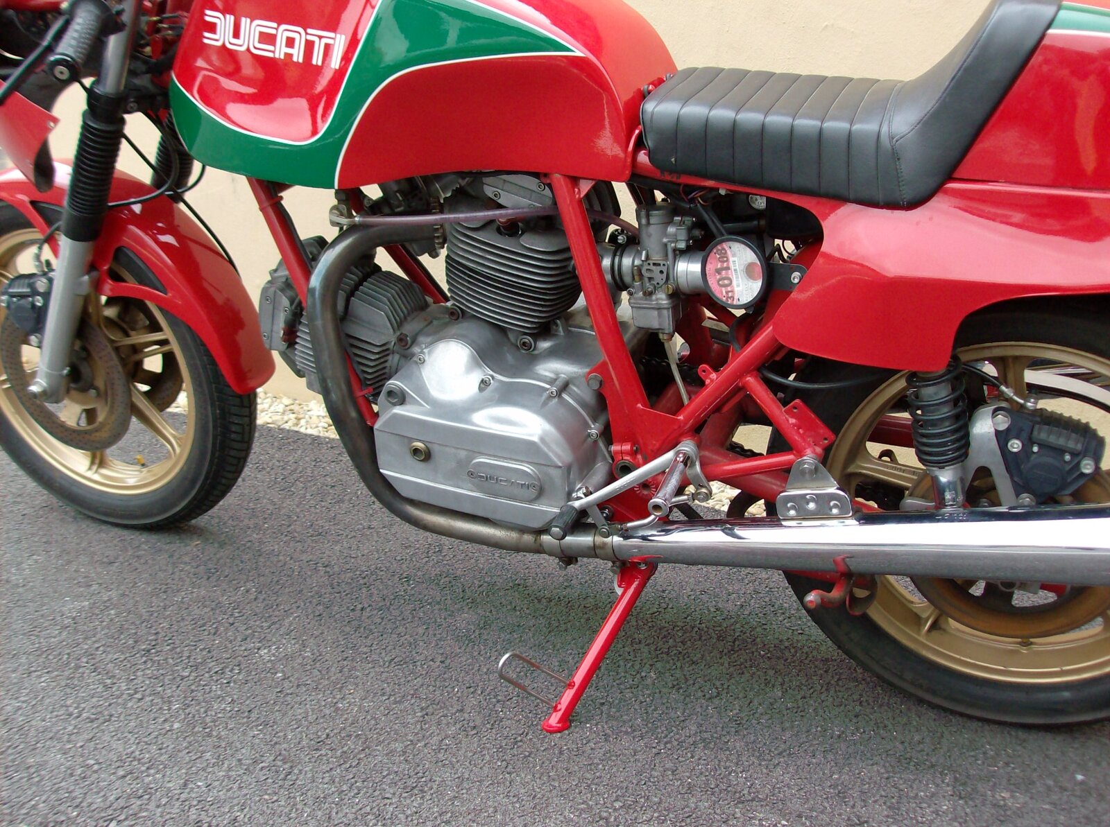 MHRSideStand-2.JPG