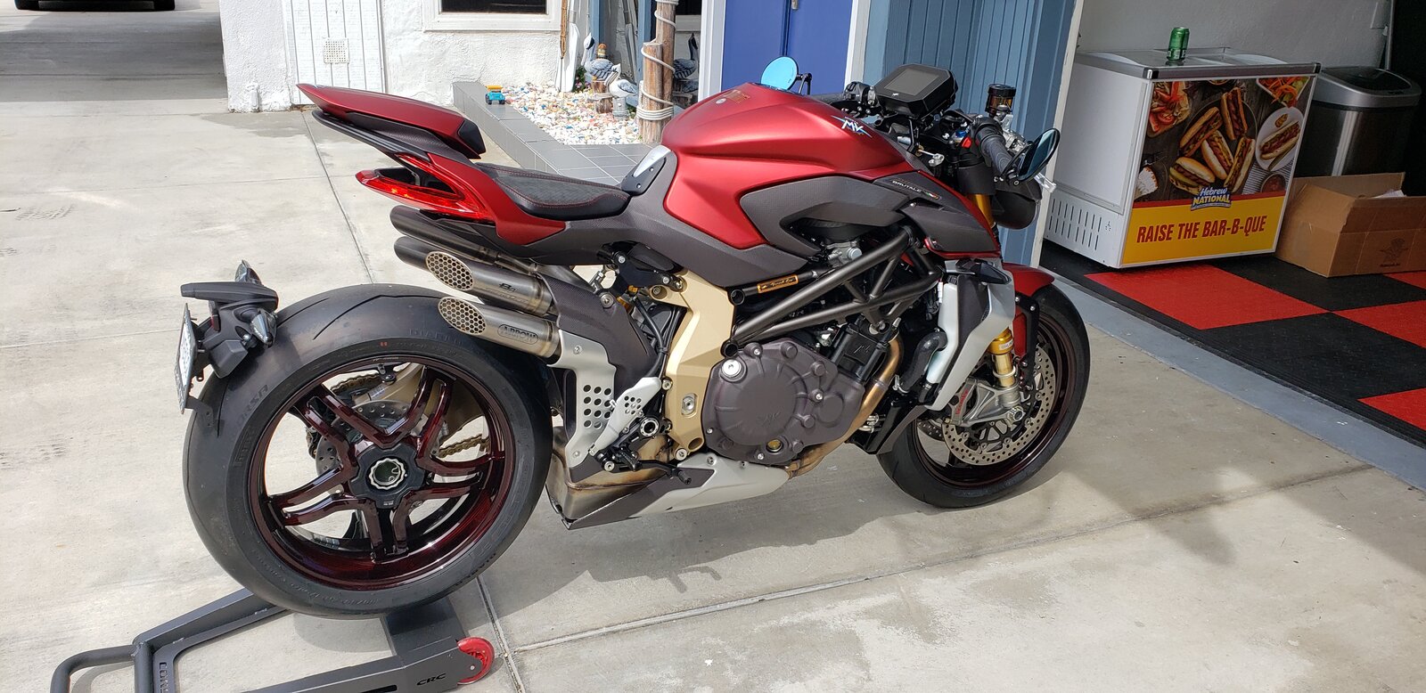 MV2.jpg