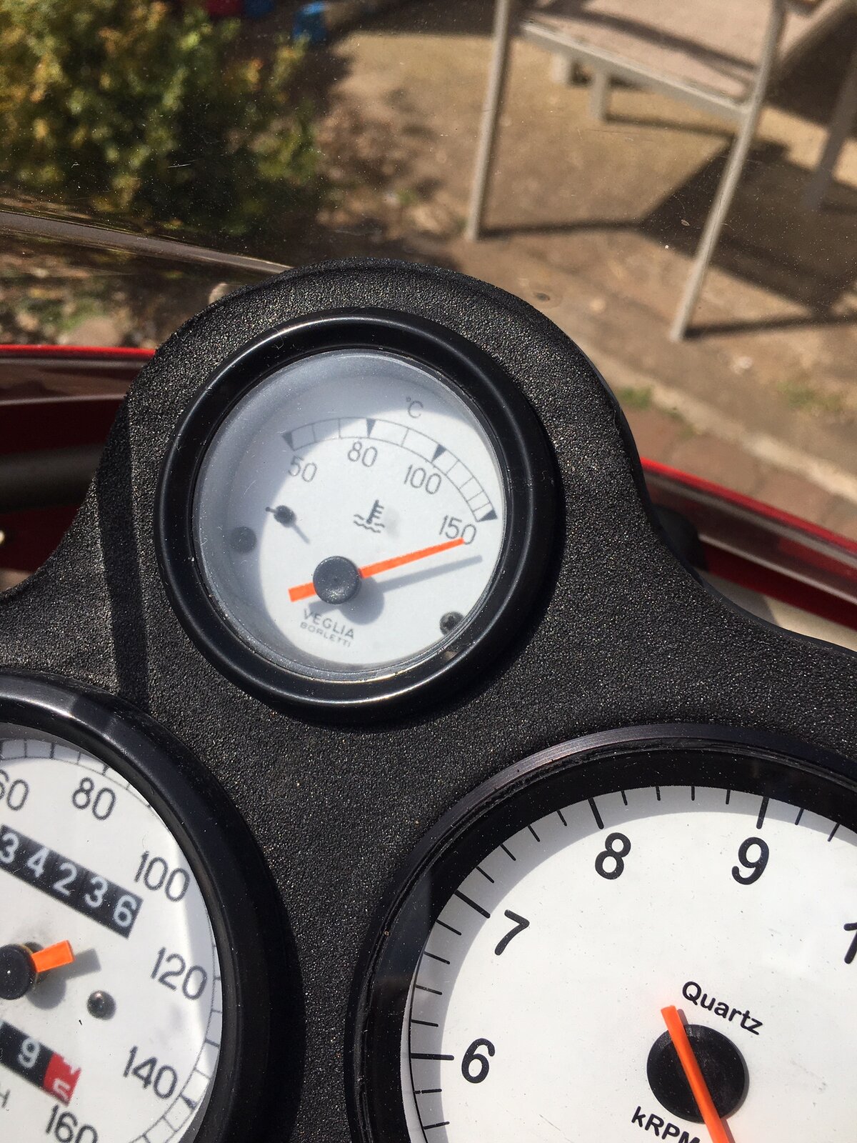 oil temp gauge pegged.JPG