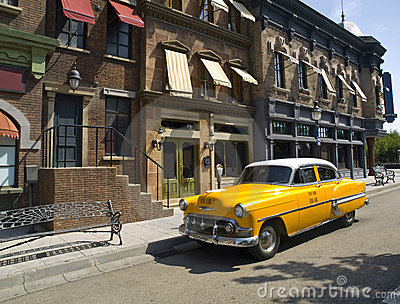 old-american-taxi-old-town-11134710.jpg