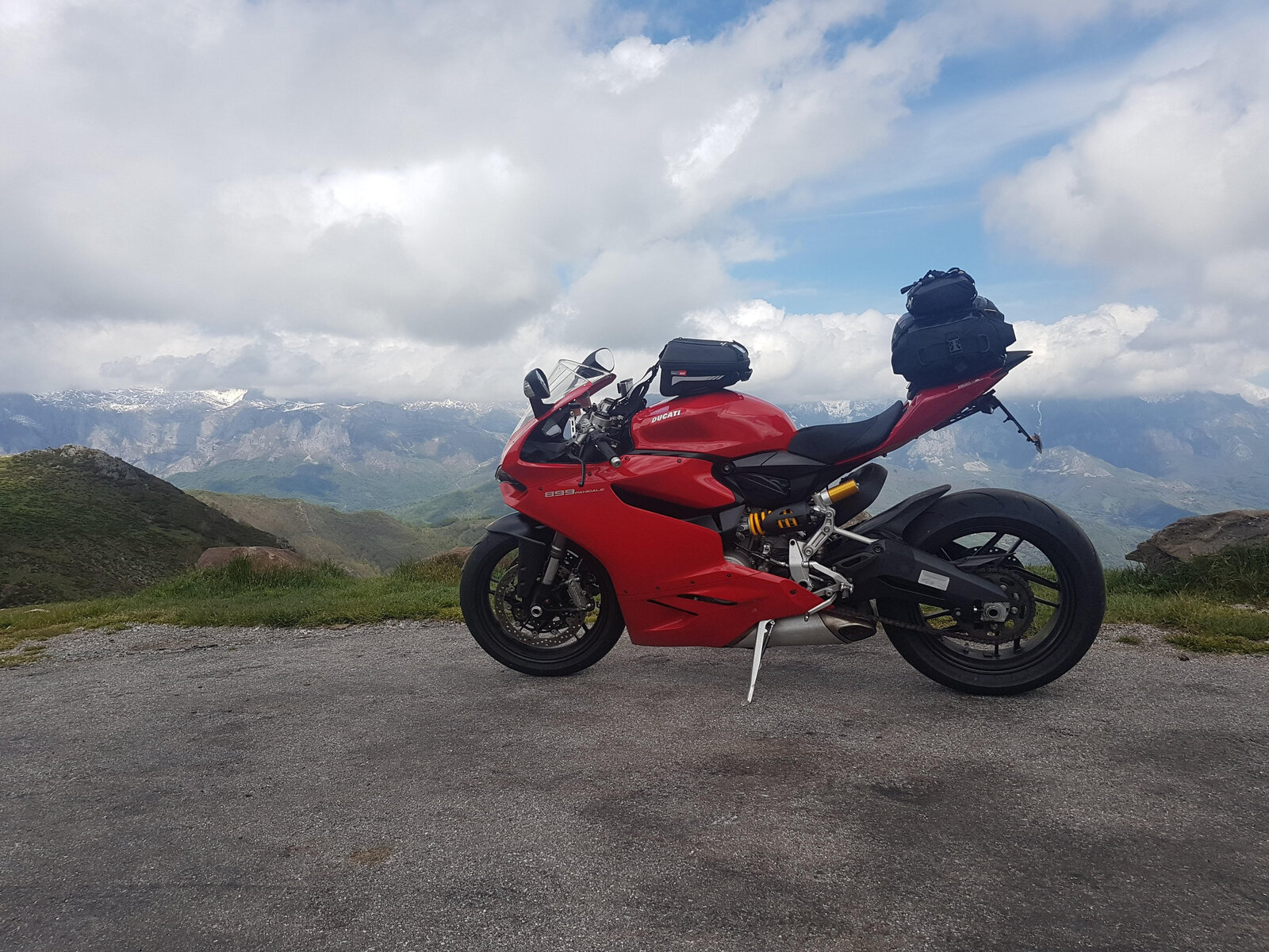 Panigale Picos.jpg