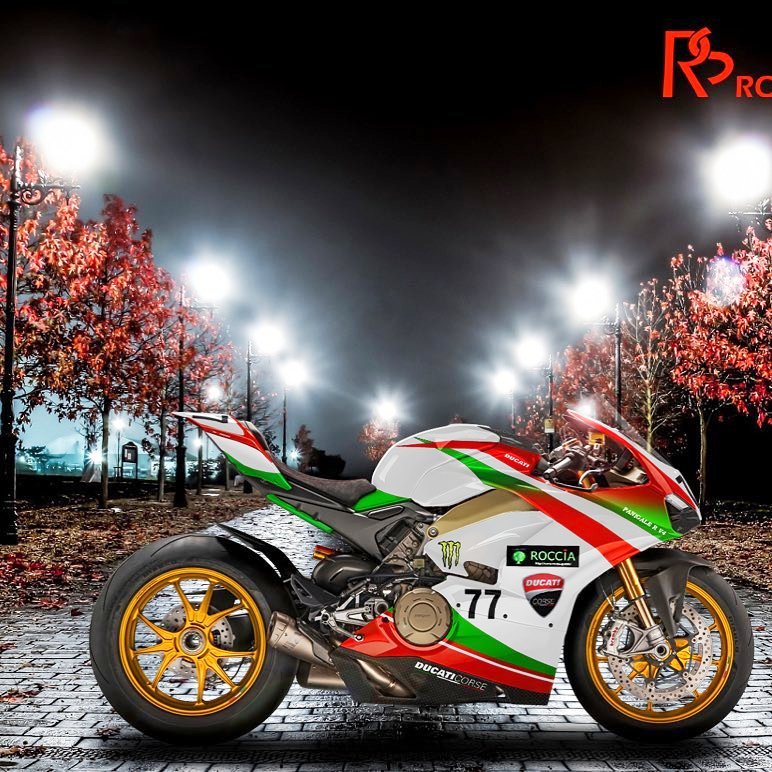 panigale-v4-custom-paint-tricolore.jpg