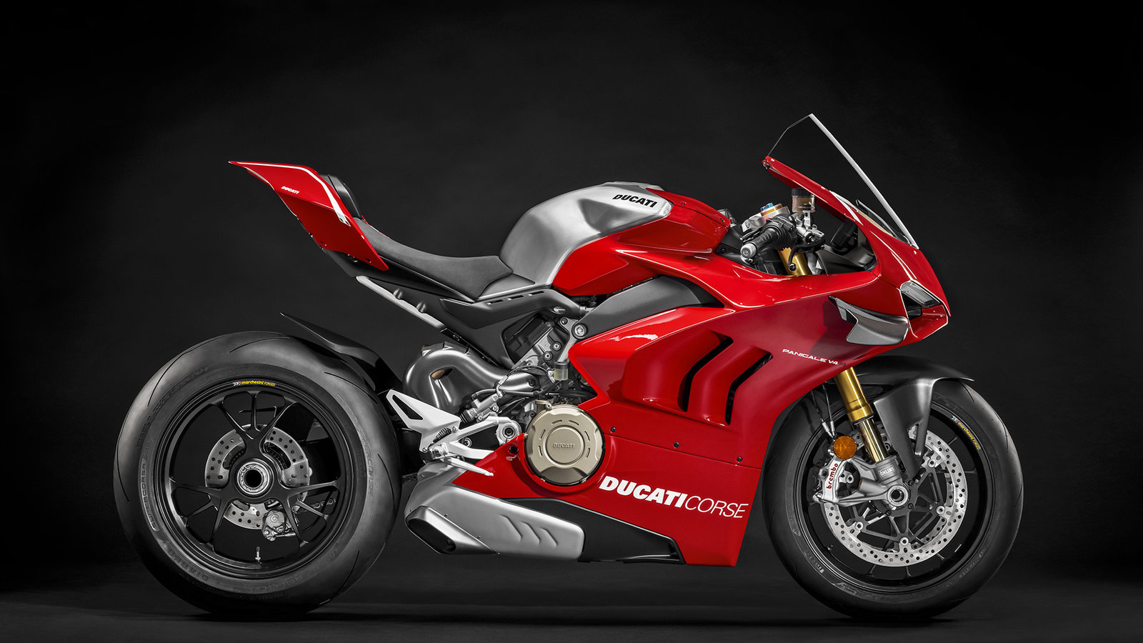 Panigale-V4R-Red-MY19-02-Gallery-1920x1080.jpg