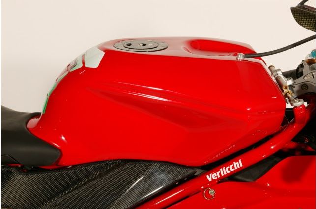QB Carbon tank - B.JPG