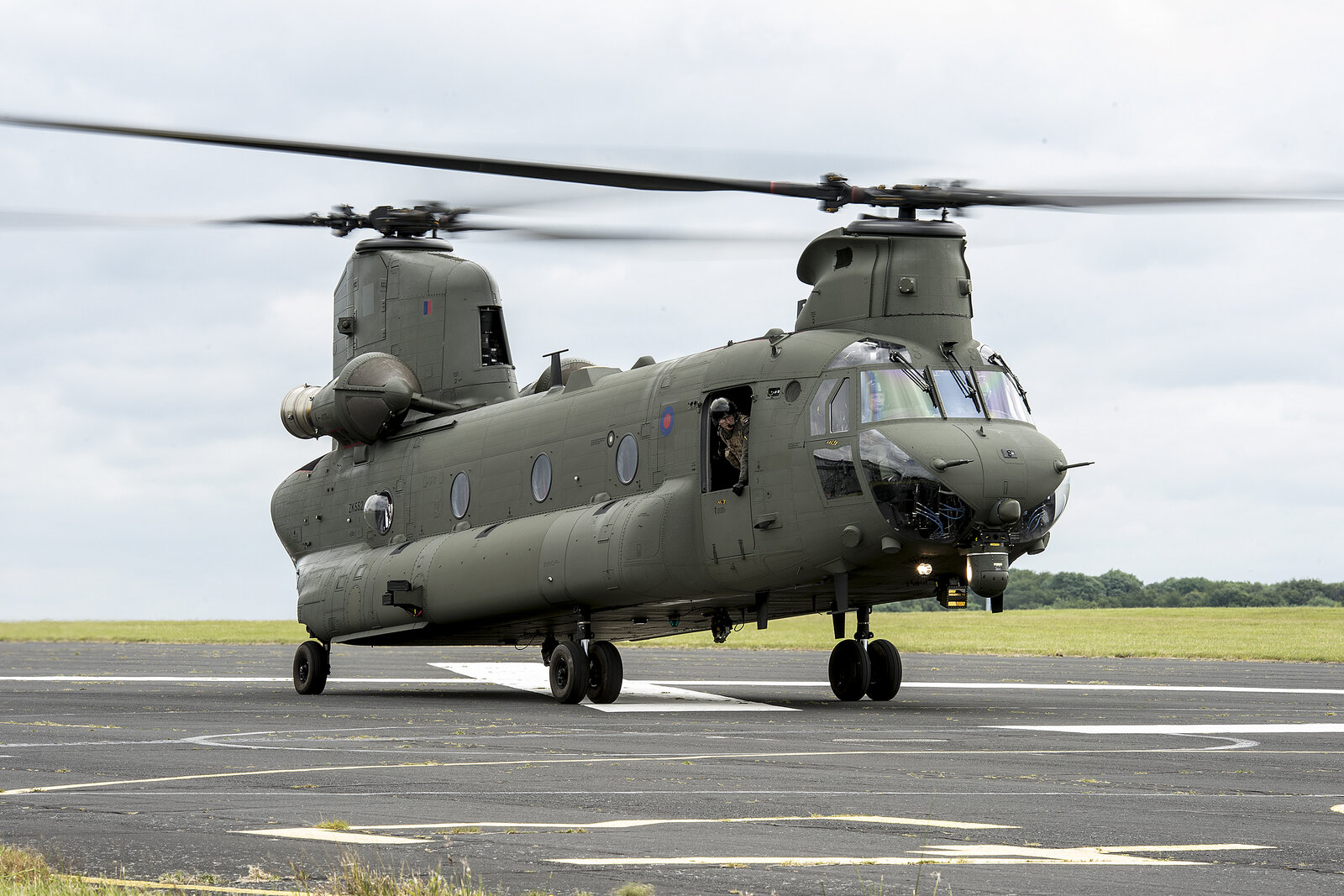 RAF_Chinook_Mark_6_Helicopter_MOD_45158788.jpg