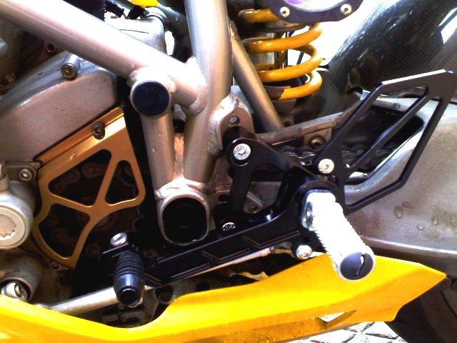 RCM Rearsets Gearchange.jpg