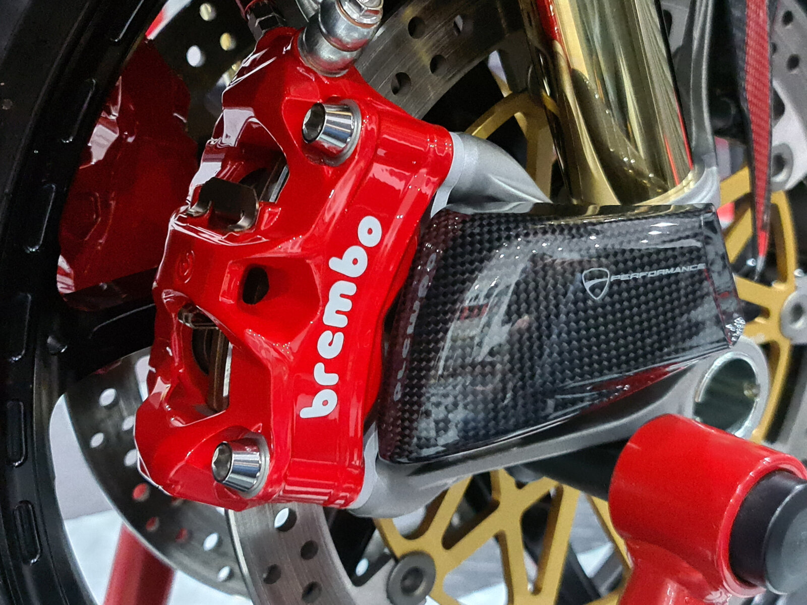 red-caliper-01.jpg