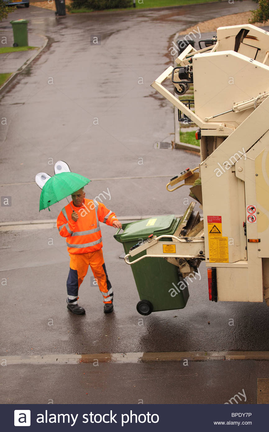 refuse-recycling-bin-men-at-work-BPDY7P.jpg