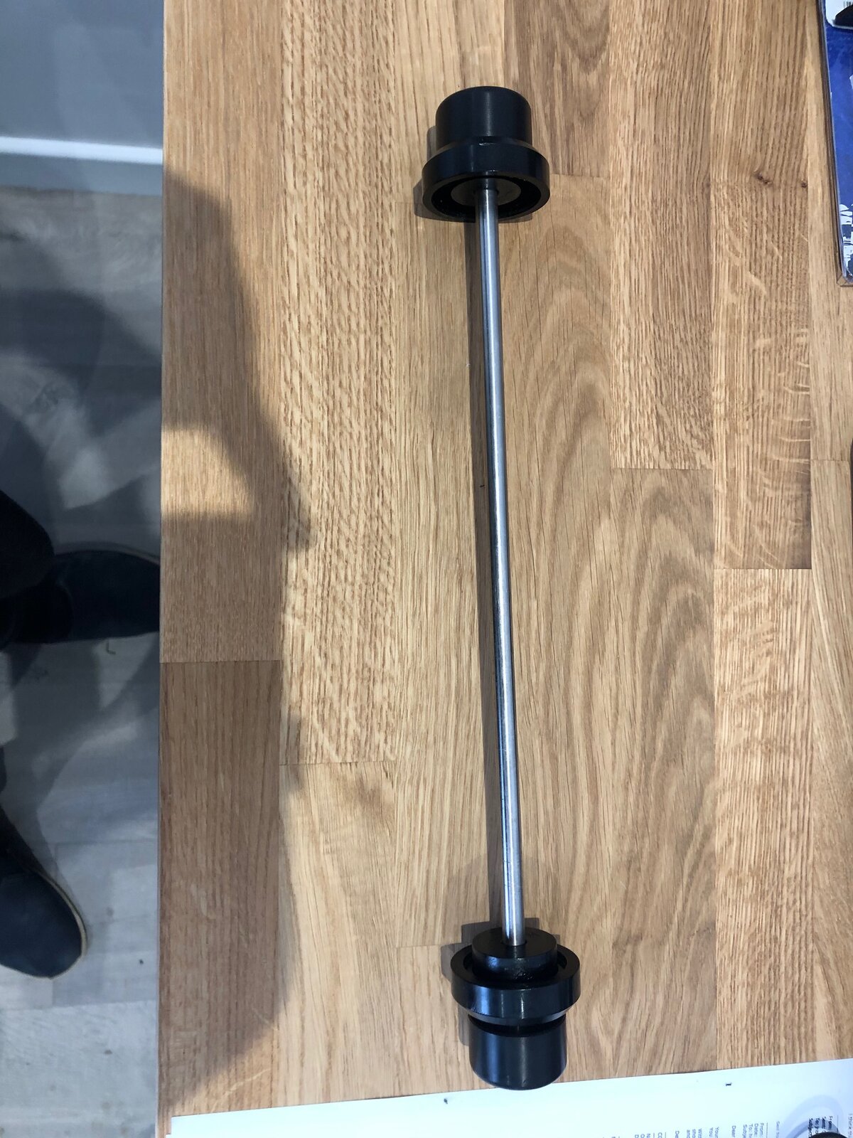 RG Wheel spindle.jpg
