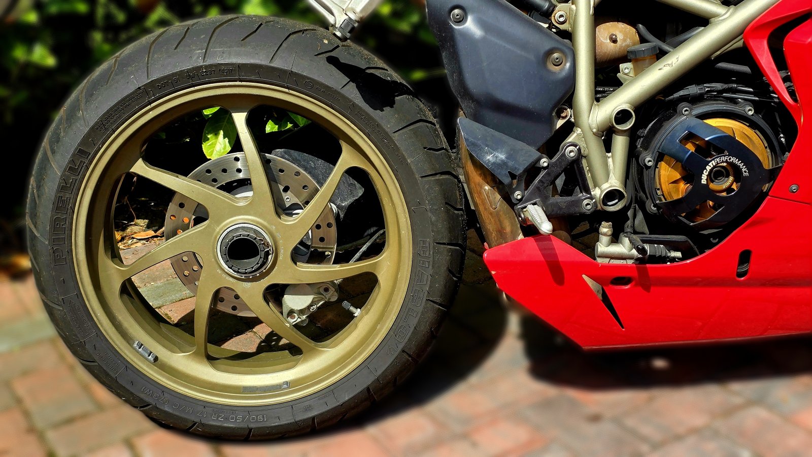 right rear wheel close up.jpg