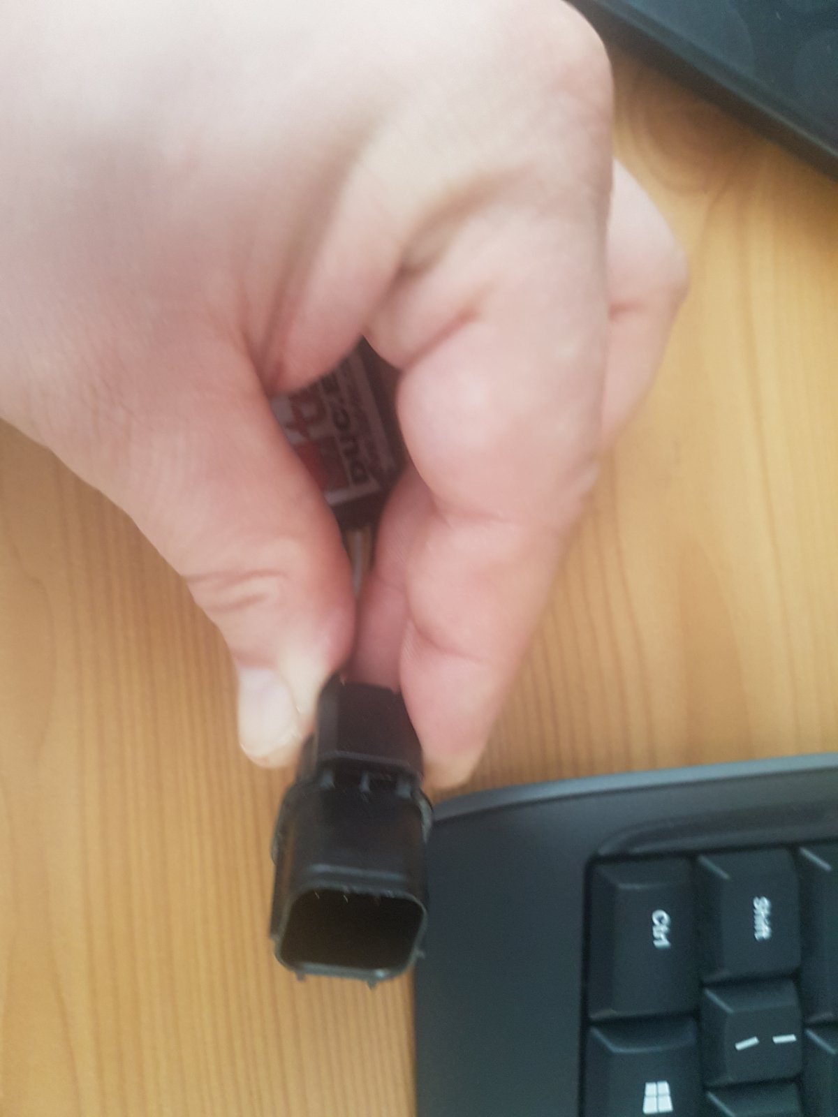 Servo eliminator plug.jpg