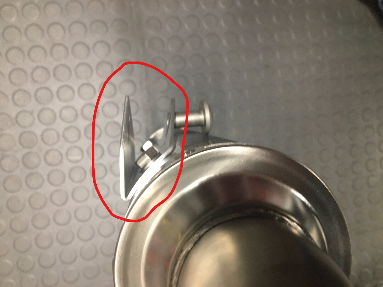 SilMotor_TooSmallBracket - Copy_LI.jpg