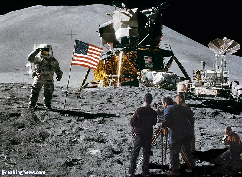 Stanley-Kubrick-filming-Moon-Landing-Hoax--125317.jpg