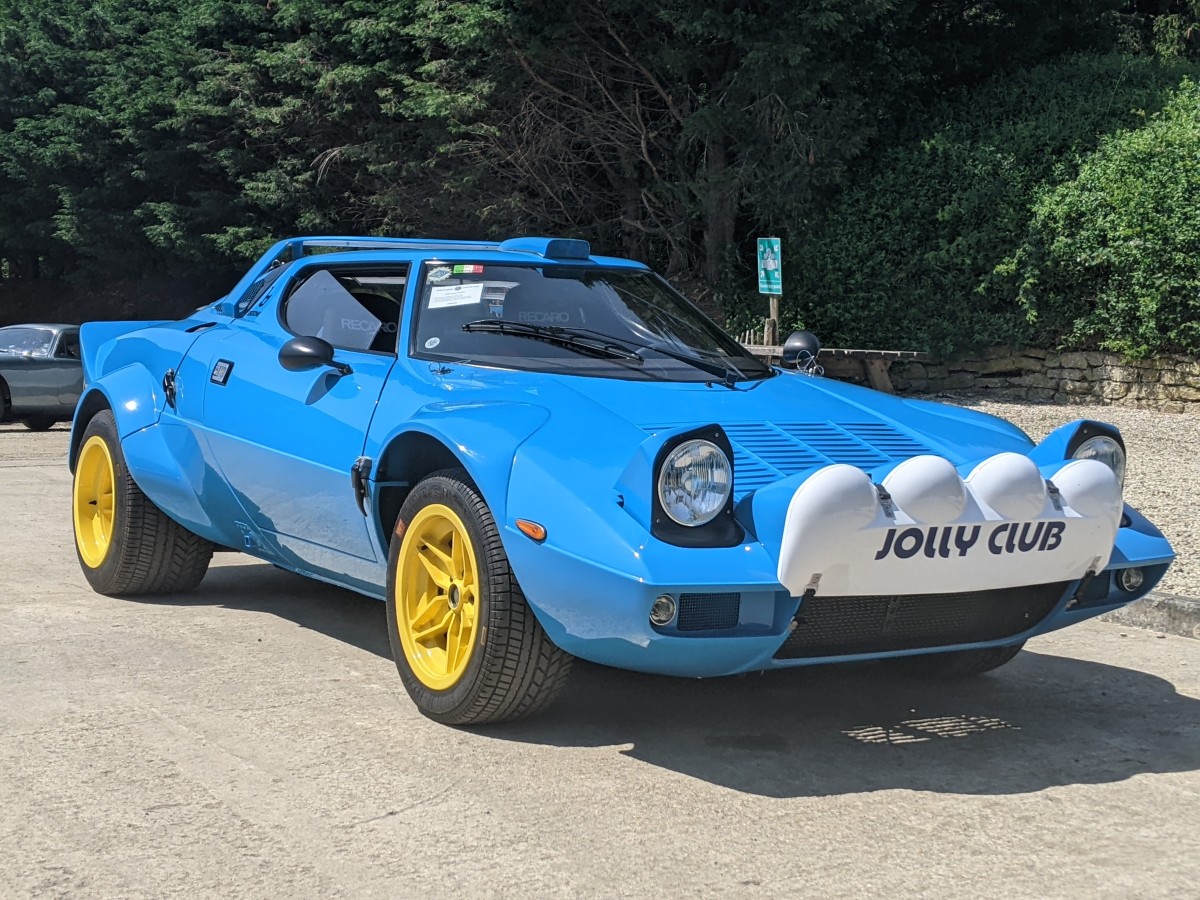 stratos1.jpg