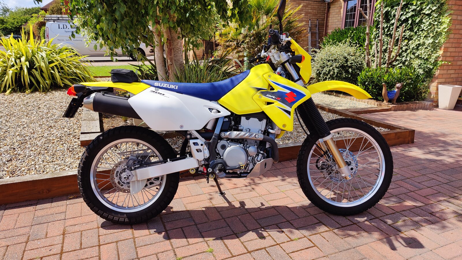 suzuki_drz_400_for_sale_01.jpg