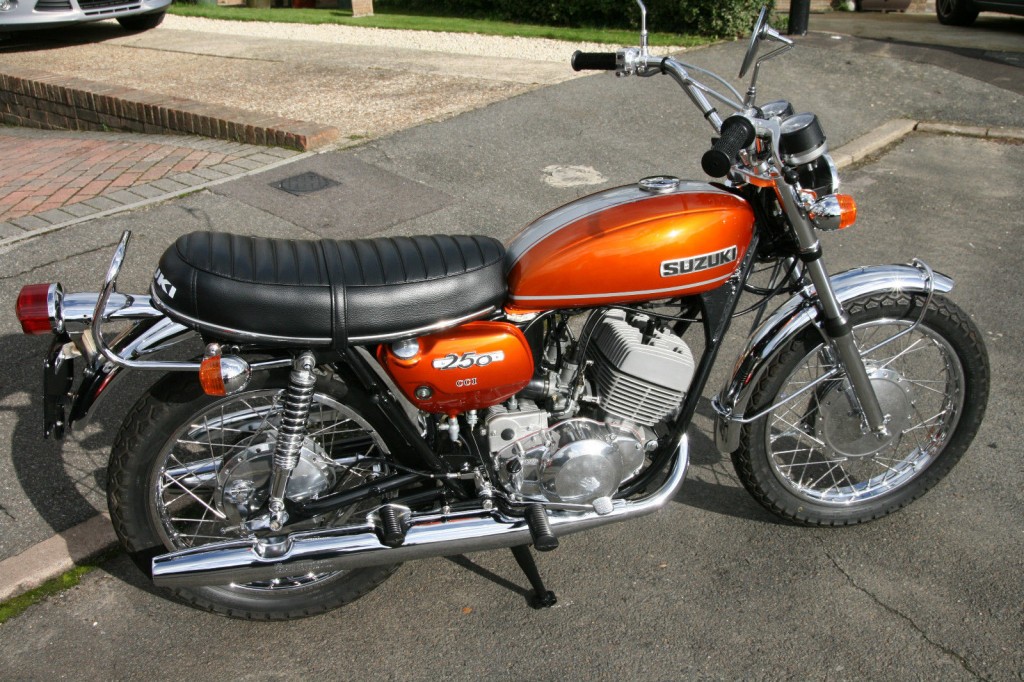 suzukit250-1971-1-1024x682.jpg