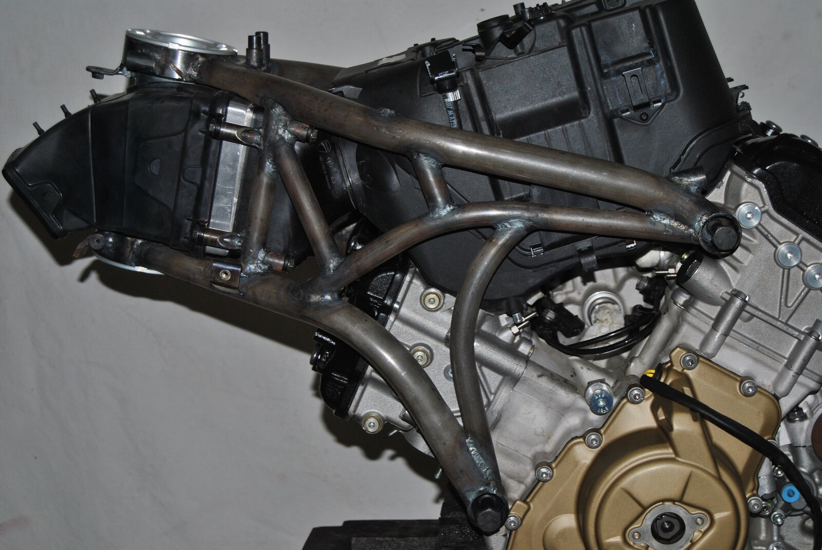 telaio-panigale-v4-montato-4.jpg