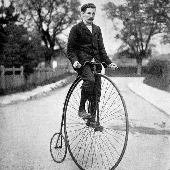 the-penny-farthing-or-ordinary-bicycle-of-the-1870-s_a-l-6836052-14258395.jpg