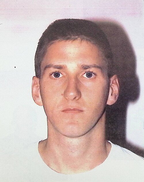 Timothy_McVeigh_FBI_mugshot.jpg