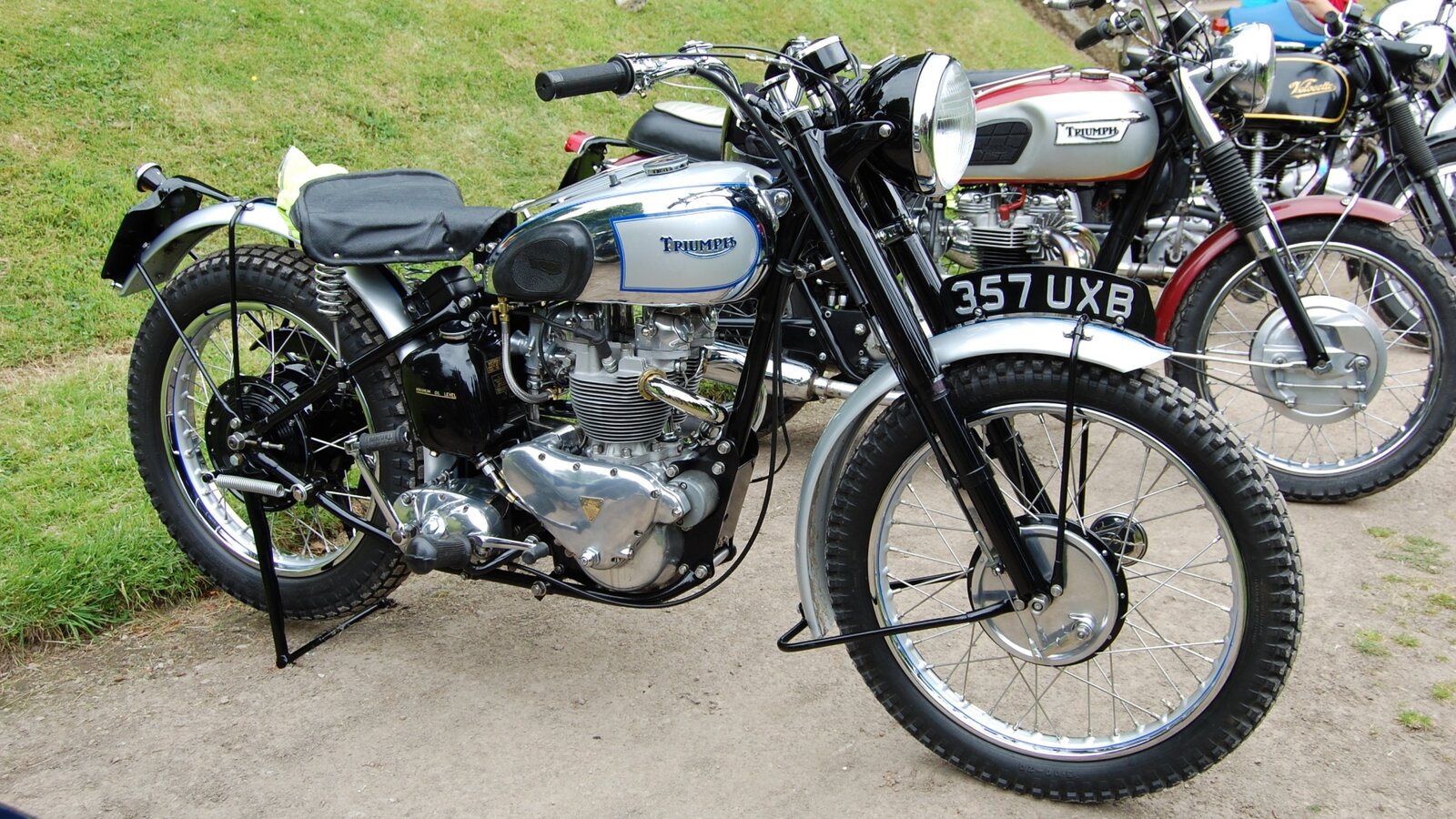 Triumph_Trophy_TR5_Rear_in_Hub_Suspension_500cc_Twin_Cylinder.JPG