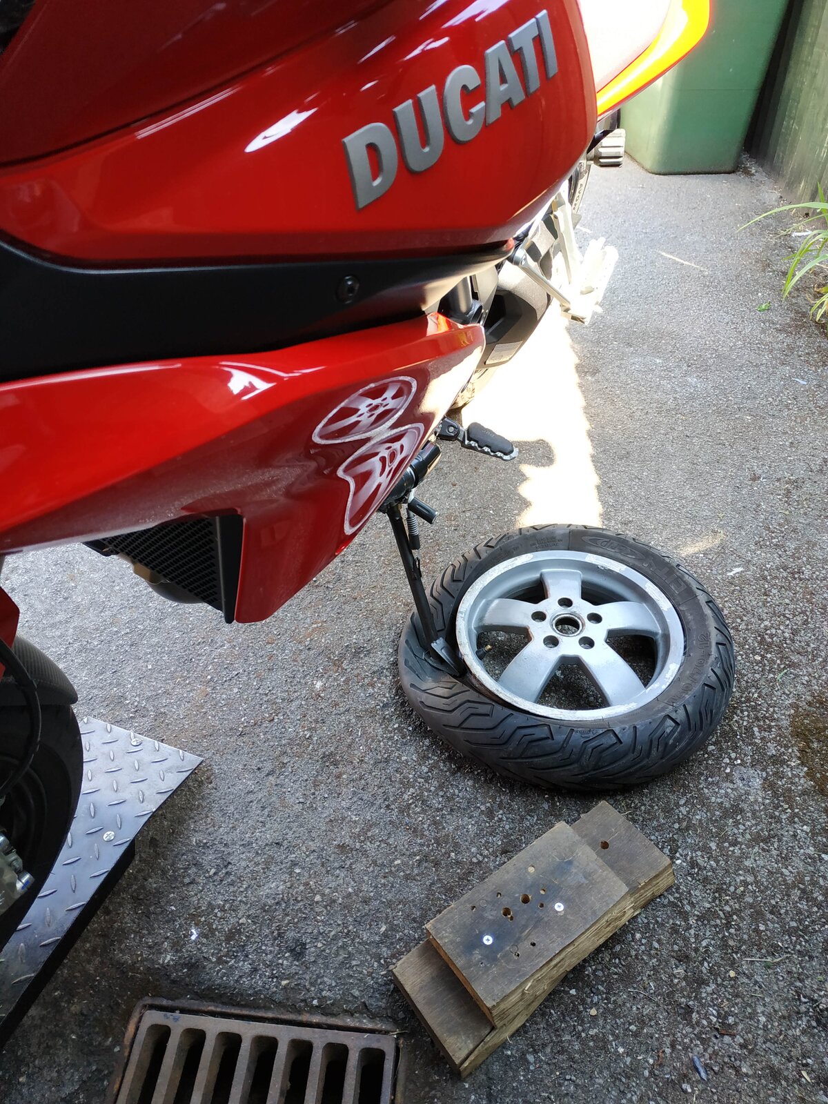 tyre.jpg