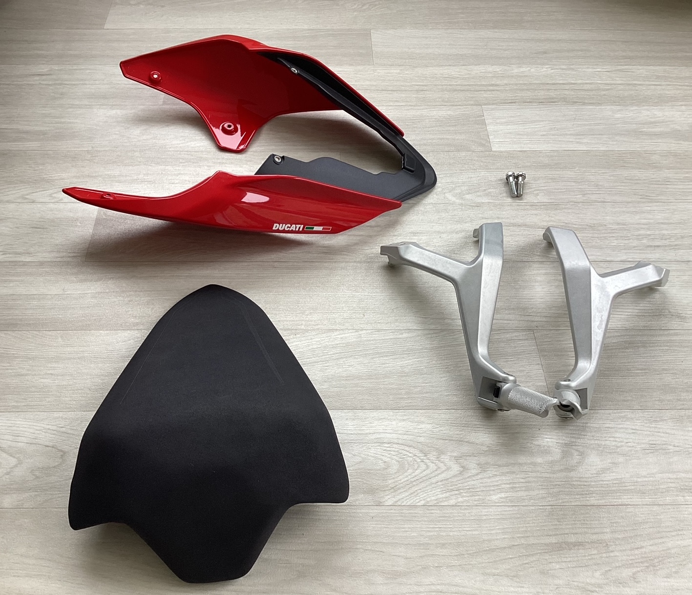 V2 Seat & Pegs 2.jpg
