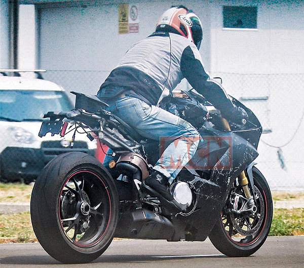 V4 Panigale-6.jpg