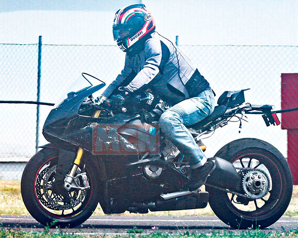 V4 Panigale-7.jpg