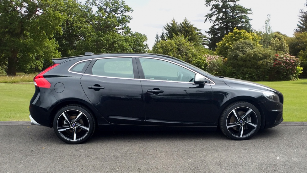 VOLVO V40.jpg