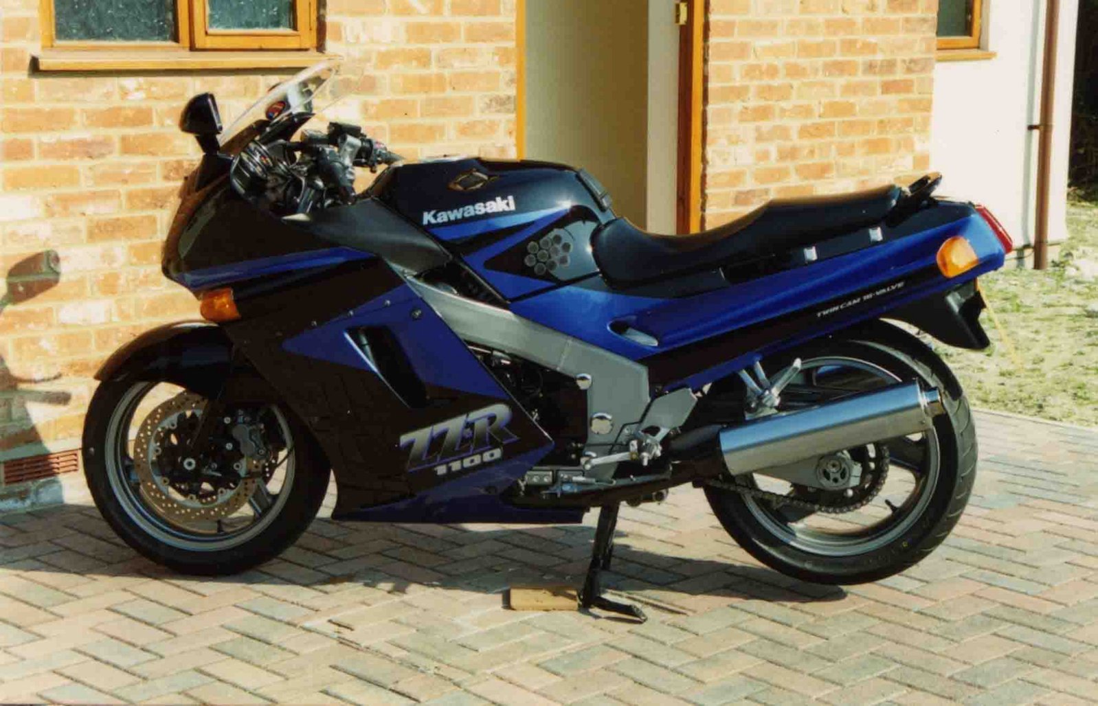 ZZR1100 2.jpg
