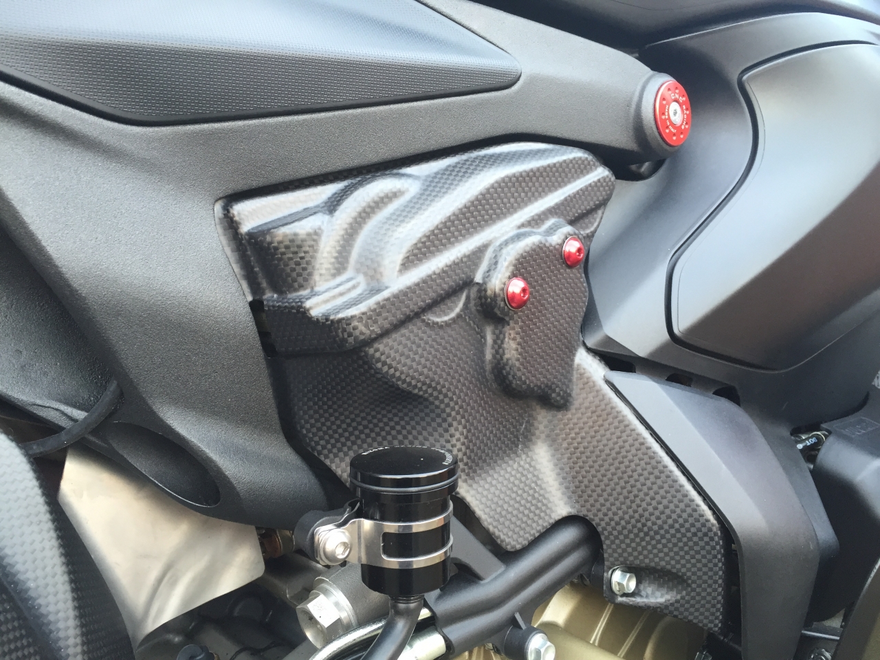 RHS Carbon engine cover (Supplied by Conquest Carbon)