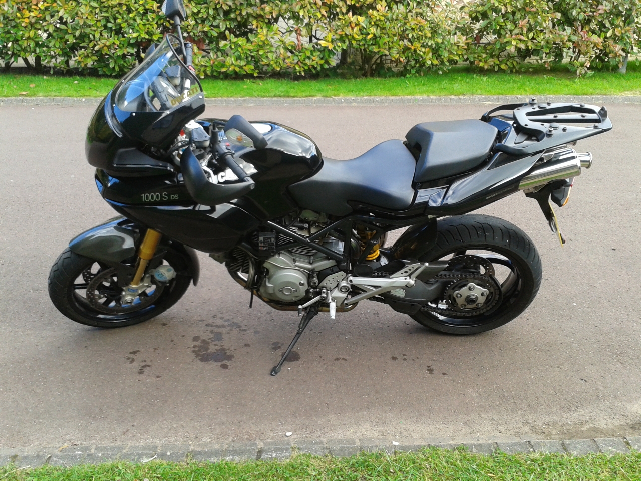 No its not leaking, I just cleaned it!!