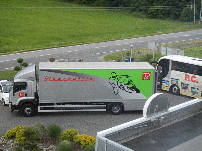 The BikeShuttle truck arriving at the hotel in Geneva, the next morning.