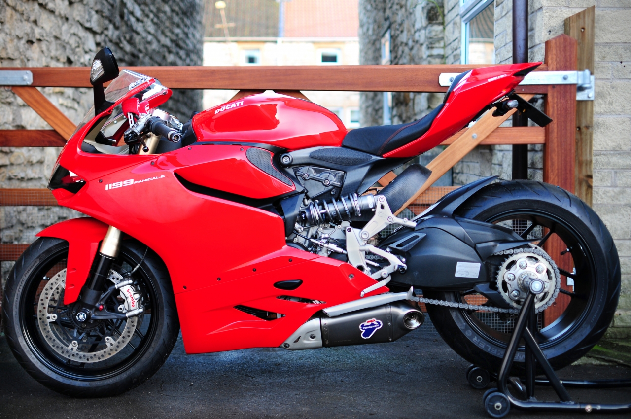 Jan &#039;16 - Newly fitted Nitron R1 shock on my 1199 Panigale