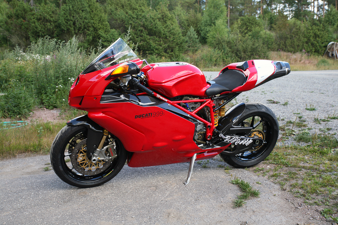 РњРѕС‚РѕС†РёРєР» Ducati 999s