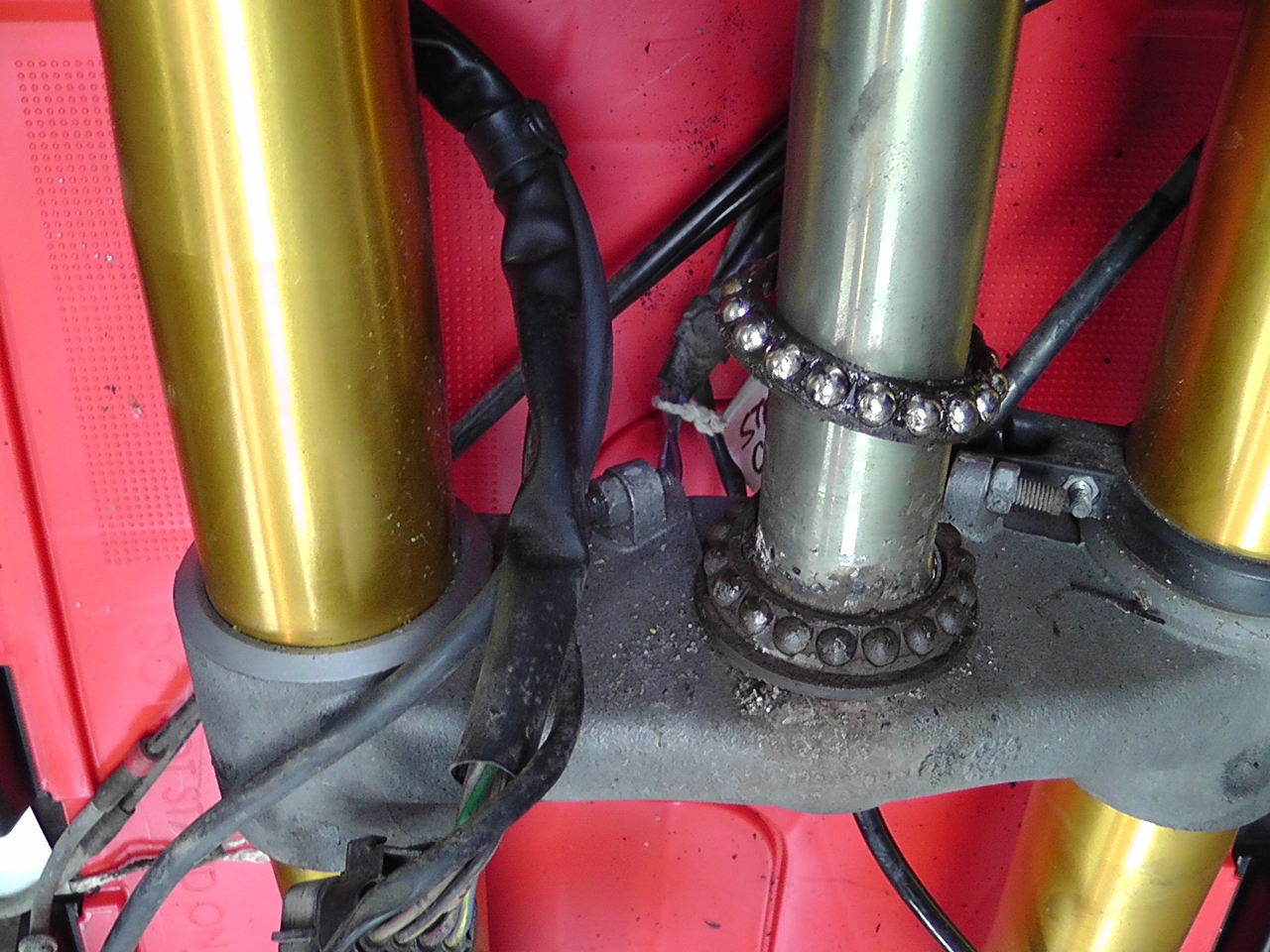 The bottom bearing was dry as a bone