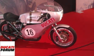 Replica of Paul Smart 750SS 1974 at Misano 21 06 12