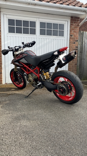 Hypermotard 1100s