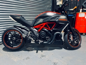 Diavel Carbon 1198